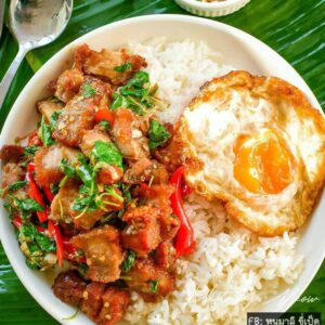 กะเพราหมูกรอบไข่ดาว